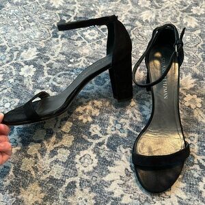3.5” Stuart Weitzman NEARLYNUDE Strap Block Heel Sandal in Suede Leather/Black